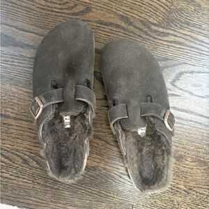 Never Worn chocolate brown shearling Birkenstock clogs